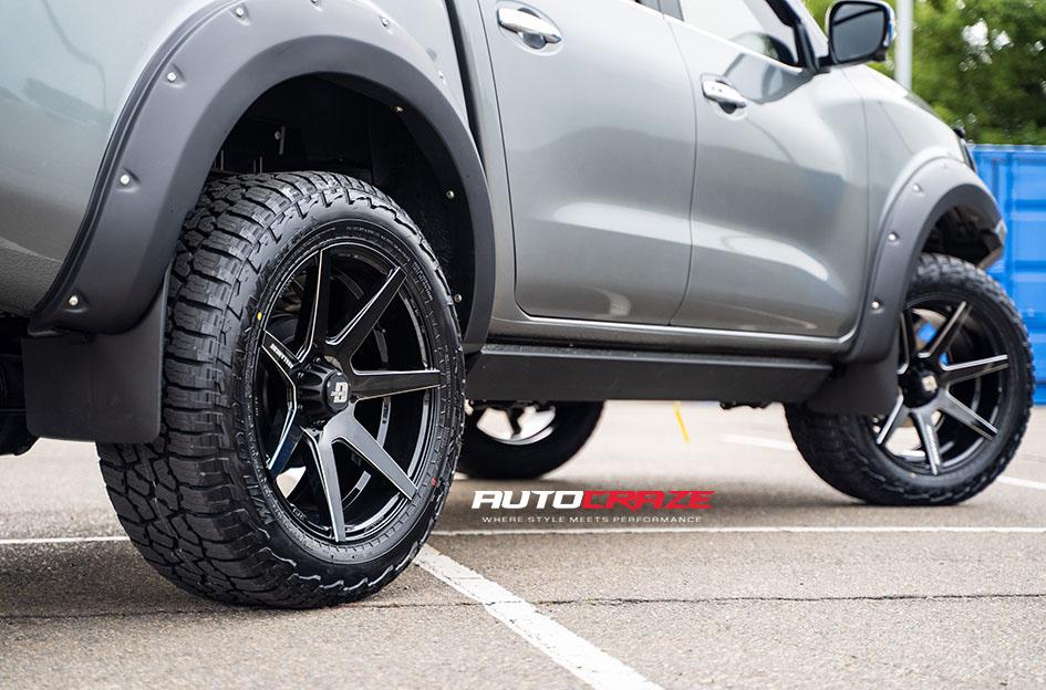 NISSAN NAVARA AVALANCHE GLOSS BLACK MILLED ACCENTS